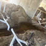 Under-floor radiant heating piping installation and manifold